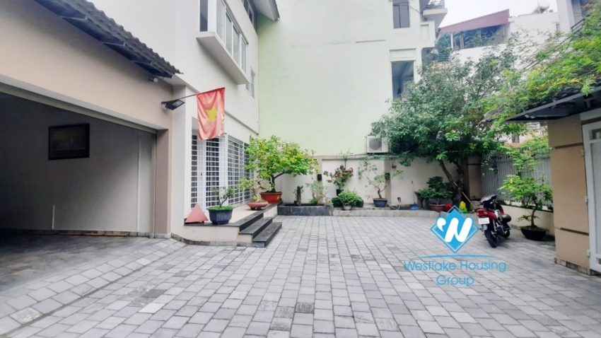 5 bedroom house for rent in Long Bien